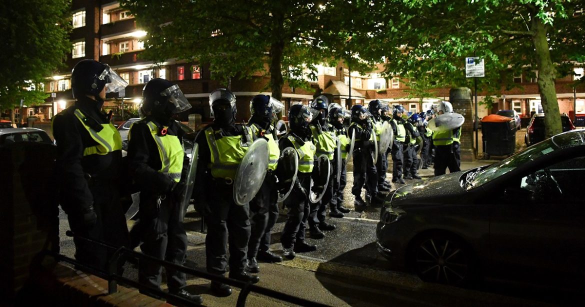 Ravers filled police with bottles after they try to stop their illegal rave!(VIDEO)
