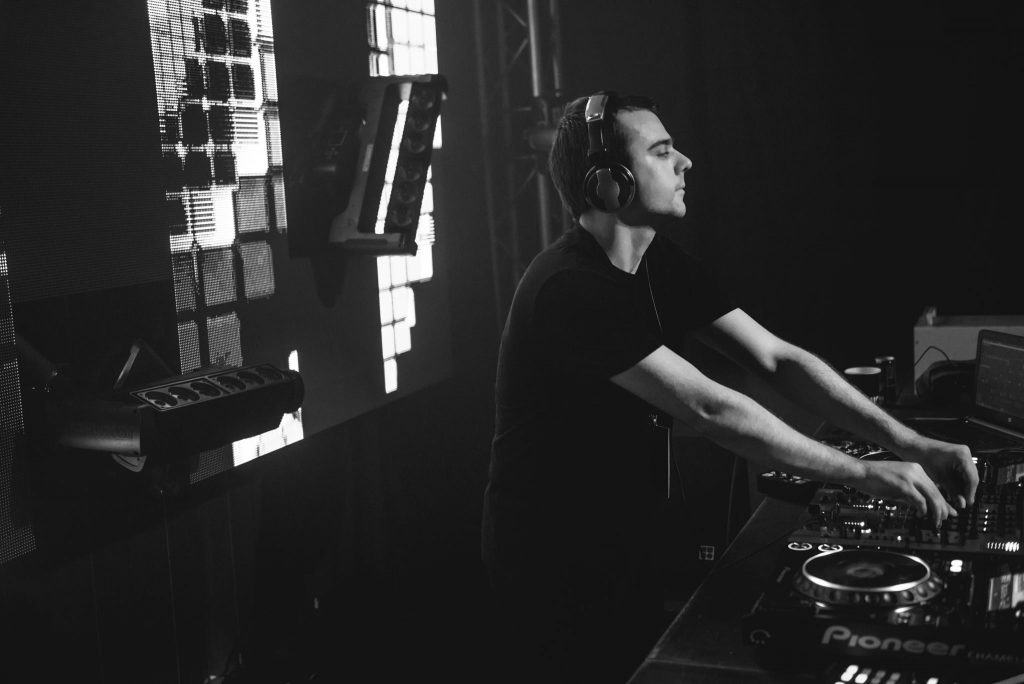 Veljko Jovic drops brand new EP “AXIOM”