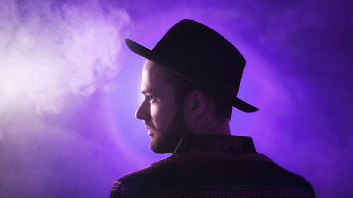 Monolink – Mastering the No-Man’s Land Between an Intimate House Party and a Full-On Rave